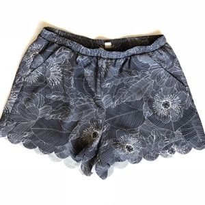 LC Lauren Conrad floral scalloped hem shorts small